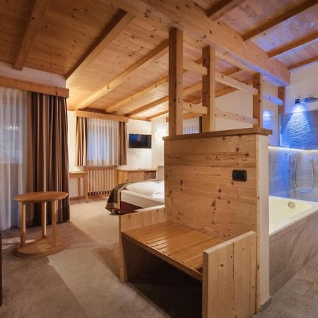 Albergo Posta Pederoa La Valle Esterno foto