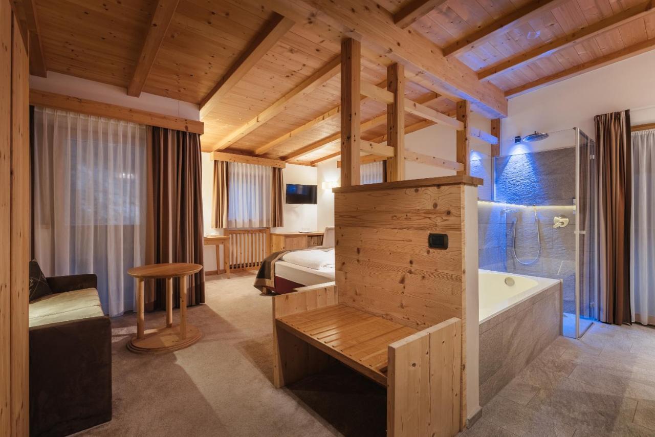 Albergo Posta Pederoa La Valle Esterno foto
