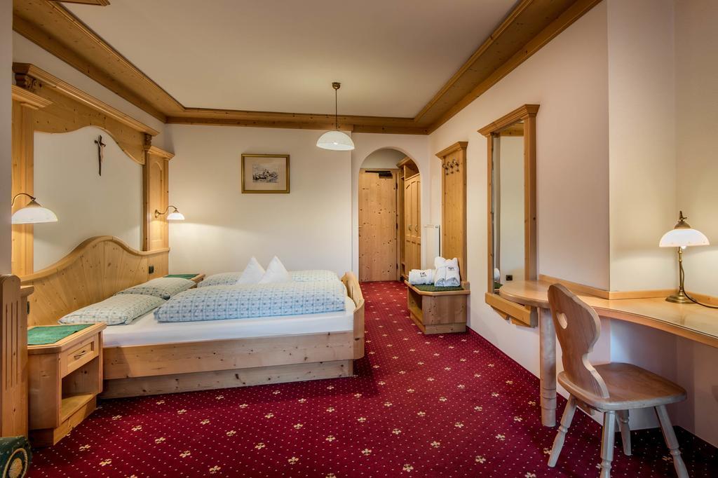 Albergo Posta Pederoa La Valle Esterno foto