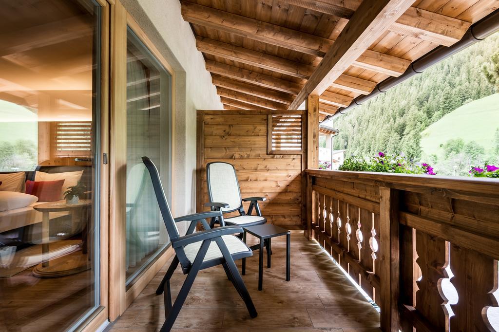 Albergo Posta Pederoa La Valle Esterno foto