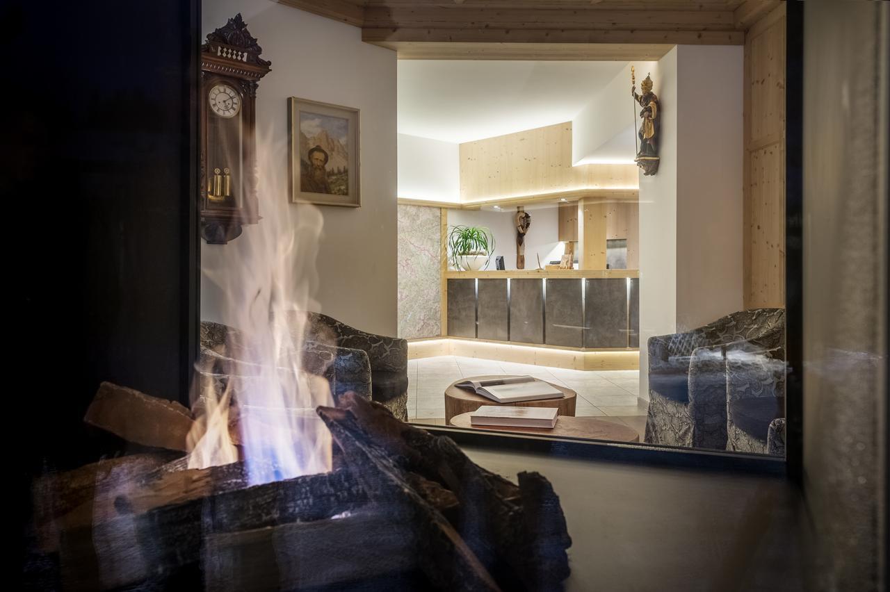 Albergo Posta Pederoa La Valle Esterno foto